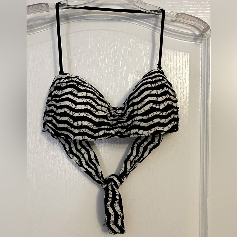 ANA Swim Top Like New